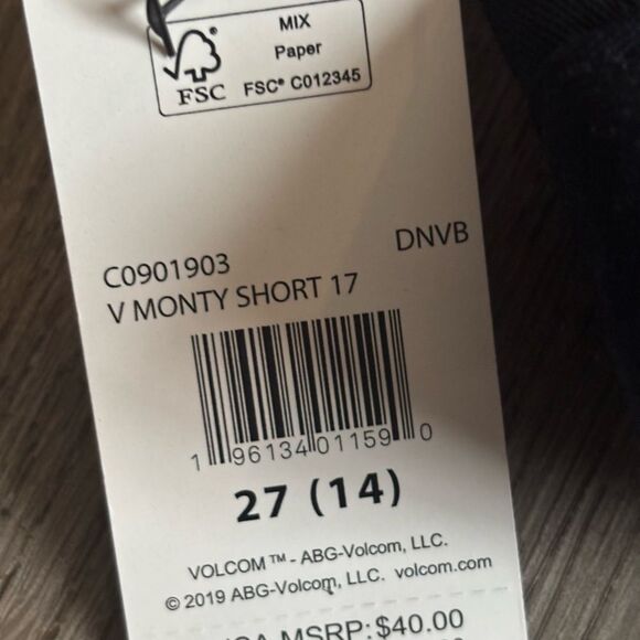 Volcom boys Black Shorts - Picture 4 of 4